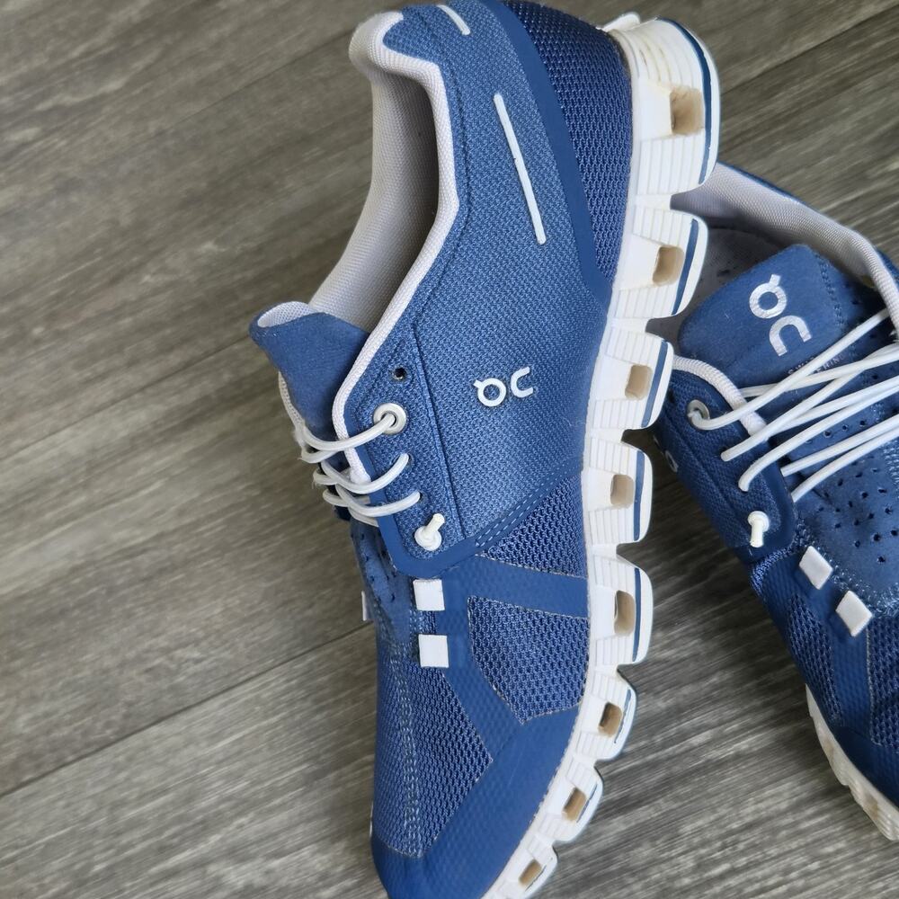 On Cloud 5 Blue White Women’s US 7.5 Shoes Swiss Engineering - Picture 9 of 11